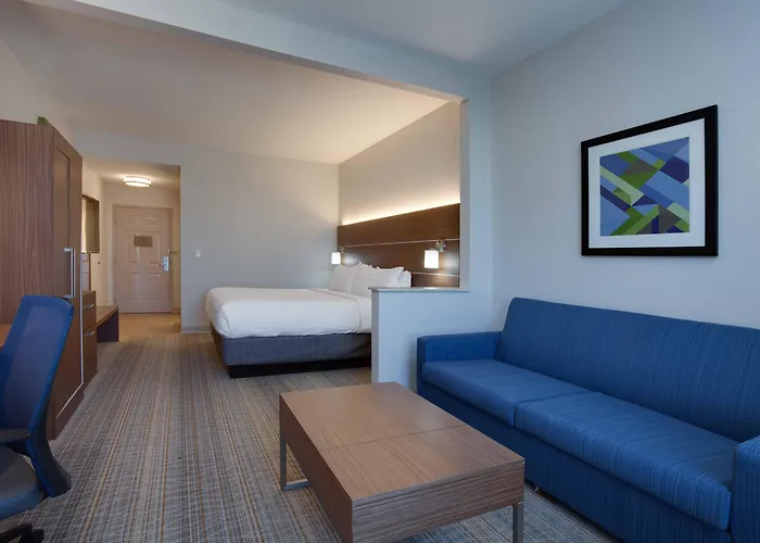 Holiday Inn Express&Suites Orlando International Airport, an IHG hotel